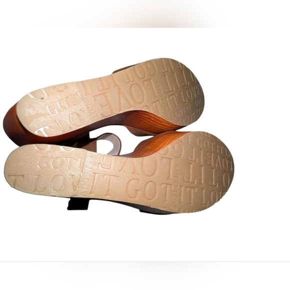 G.I.L.I. Women's Tan Leather Sandals - Picture 4 of 4